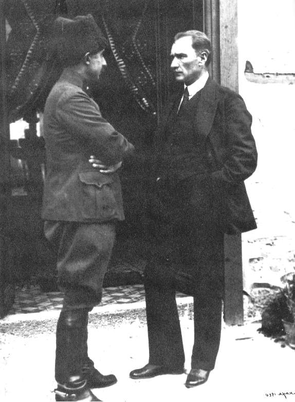 Ismet Pasa ve Mustafa Kemal Pasa